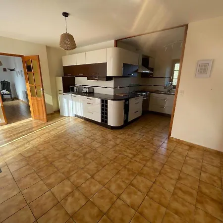 Large Welcoming House Of 15 People Melrand