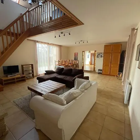 Large Welcoming House Of 15 People Melrand