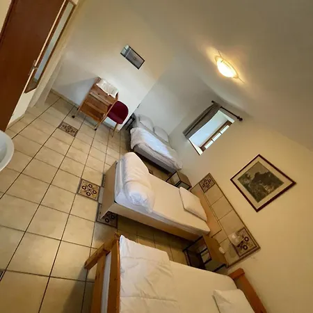 Large Welcoming House Of 15 People Holiday home Melrand