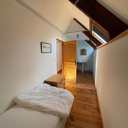 Large Welcoming House Of 15 People *